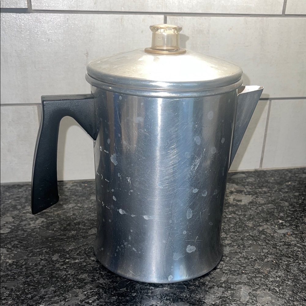 Vintage Mirro Aluminum Coffee  Percolator with Black Handle. 9 cup
